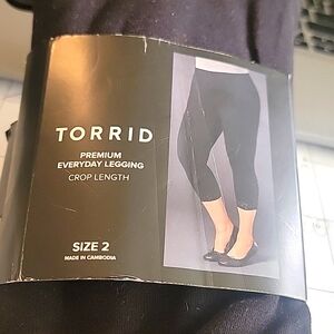 Torrid Crop Length Lace Bottom Leggings